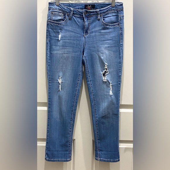 Earl Jeans Blue Med Wash Distressed Embroidered Pockets Denim Blue Jeans Size 8 - Picture 1 of 12